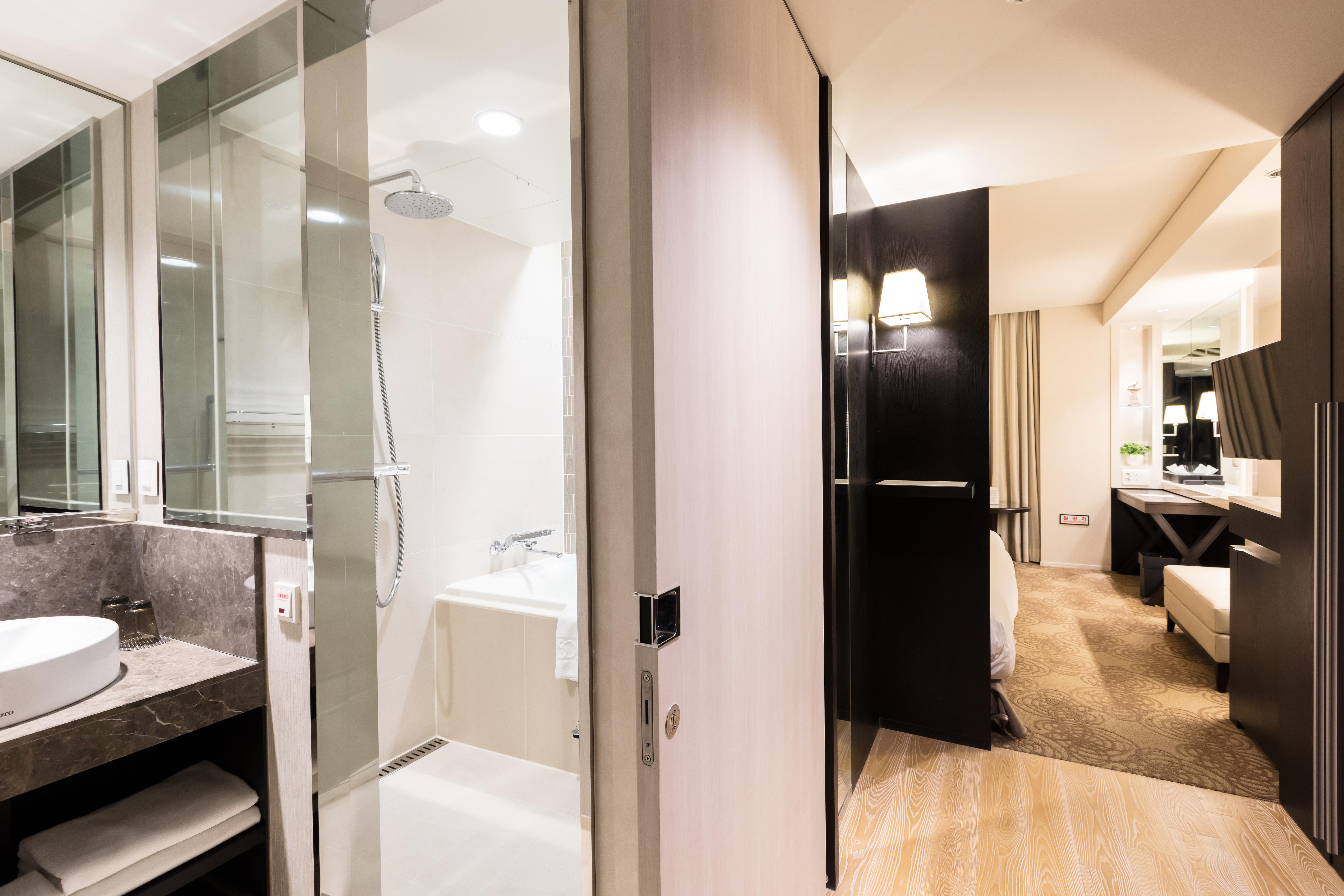 Solaria Nishitetsu Myeongdong - Renovated In 2025 Seoul